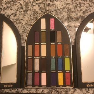 Kat Von D Saint & Sinner Palette - LIMITED EDITION